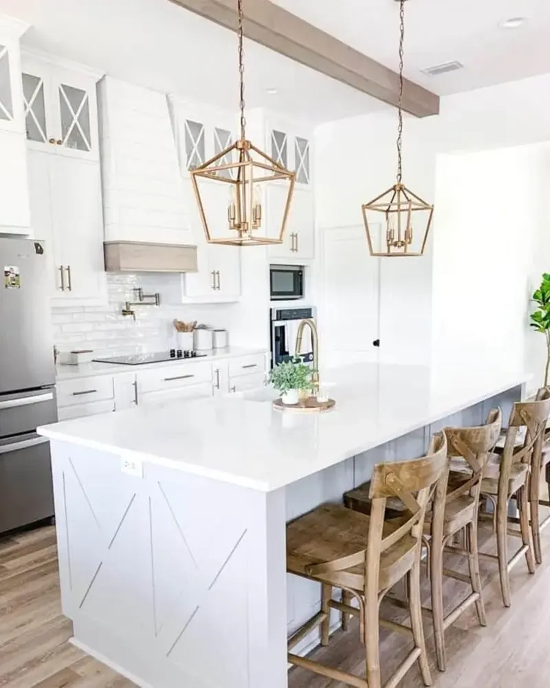 White kitchen islands that transform ordinary spaces into extraordinary ones