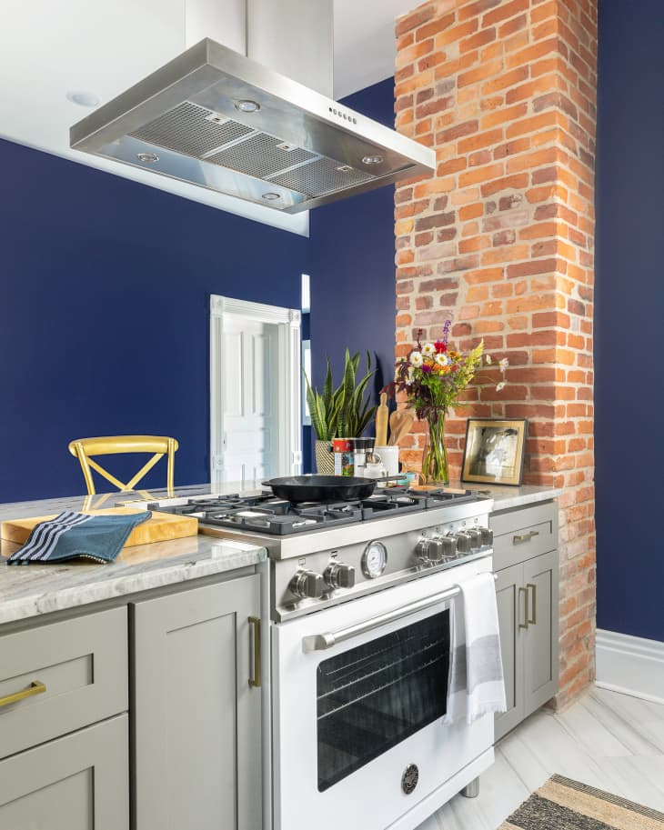 From Drab to Dreamy Four Kitchens Get a Blue Makeover