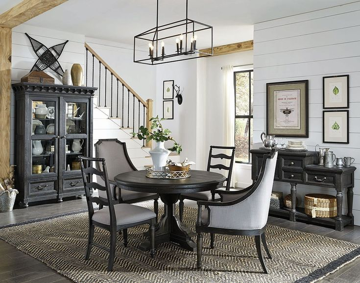 Design elements that make Bedford chairs a dining room staple