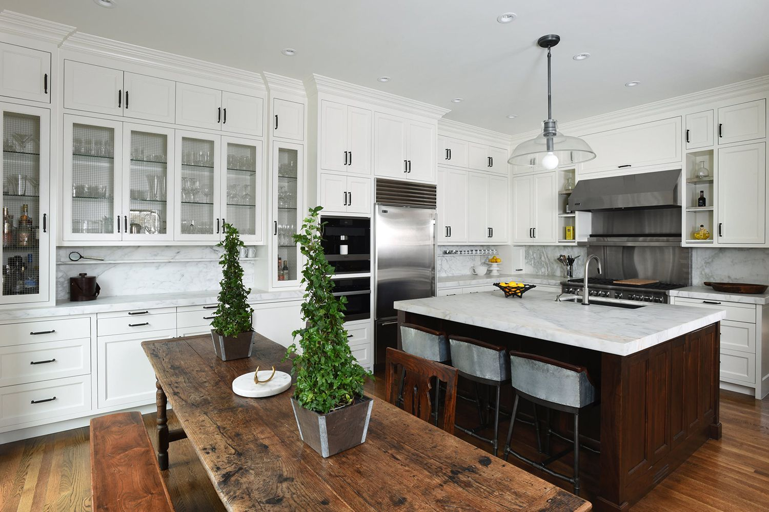 Gorgeous Eat-In Kitchens For Every Type Of Home with regard to