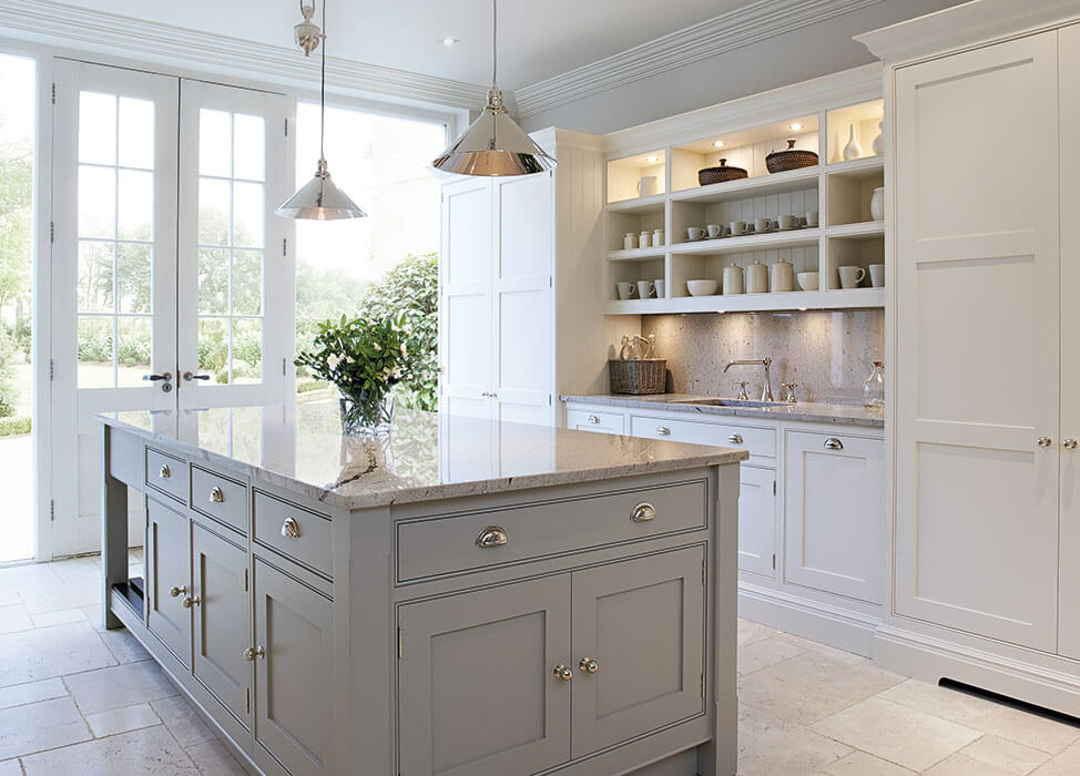 From Classic to Contemporary Exploring Hardware Trends for Shaker Kitchens
