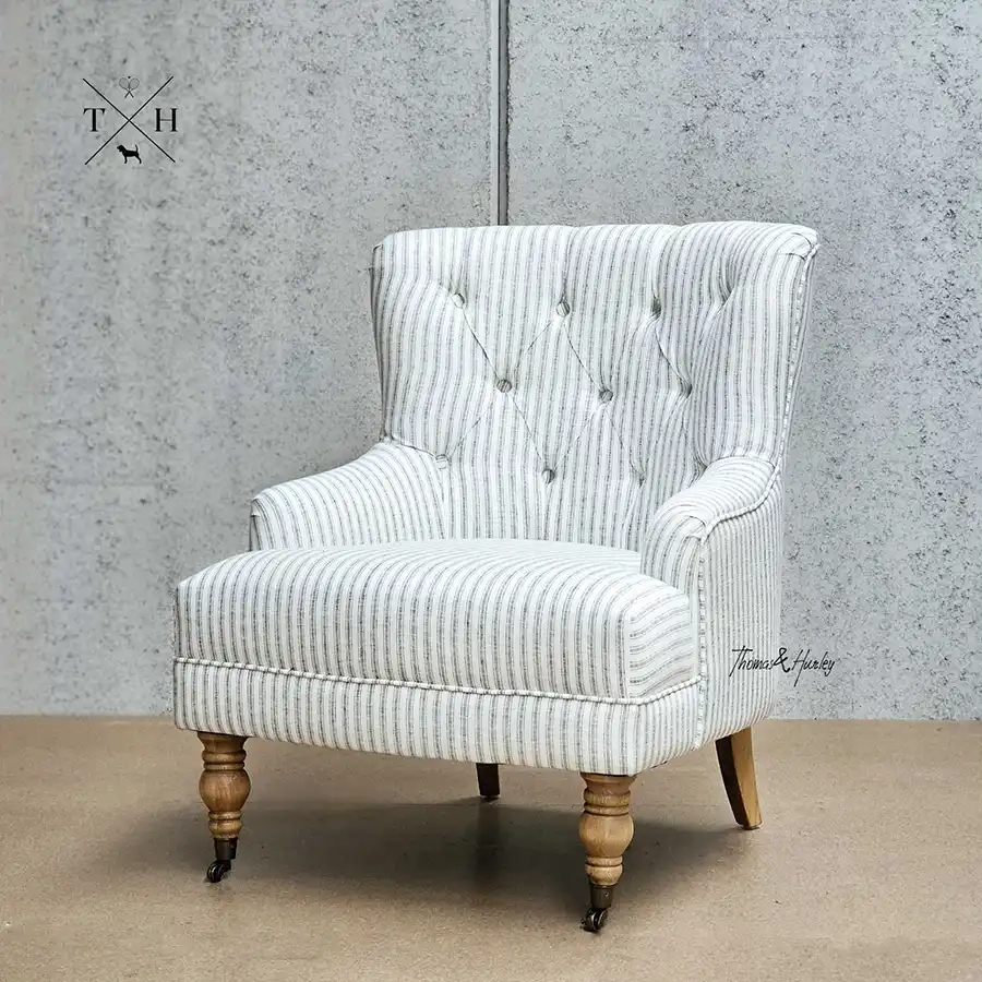 East Hampton Arm Chair: A Timeless Piece for Modern Living Rooms